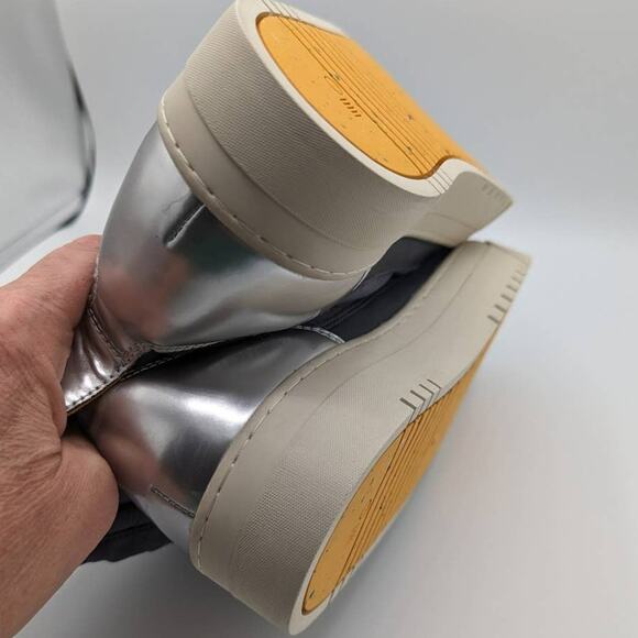 Oncept Lima Anthracite Puffer Slip On Boot Metallic Heel Water Resistant Size 8 - Picture 4 of 11